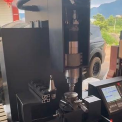 CNC 5 EJES 340 x 250 x 300mm CON CAMBIO DE HERRAMIENTA SERIE  FRESADO - MODELO GZ03-3425-5 ATC