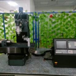 CNC 5 EJES 250 x 200 x 270mm SIMULTÁNEOS SERIE  FRESADO CON CAMBIO DE HERRAMIENTA - MODELO GZ01-2727-5 ATC